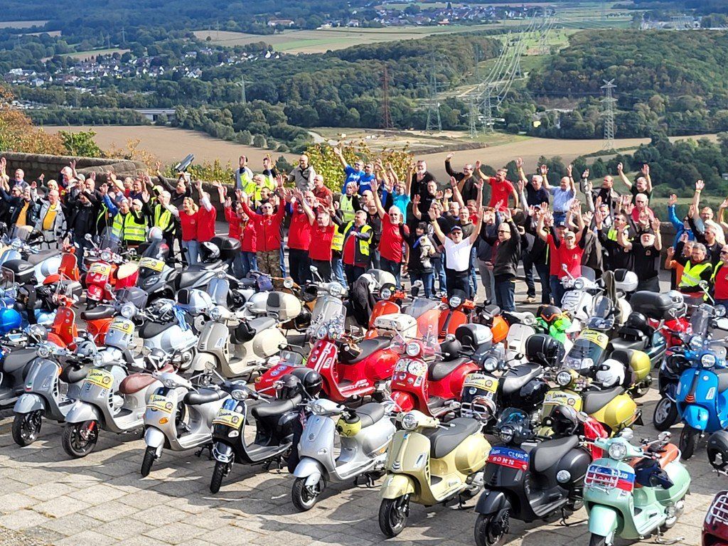 Die Vespa lebe hoch.